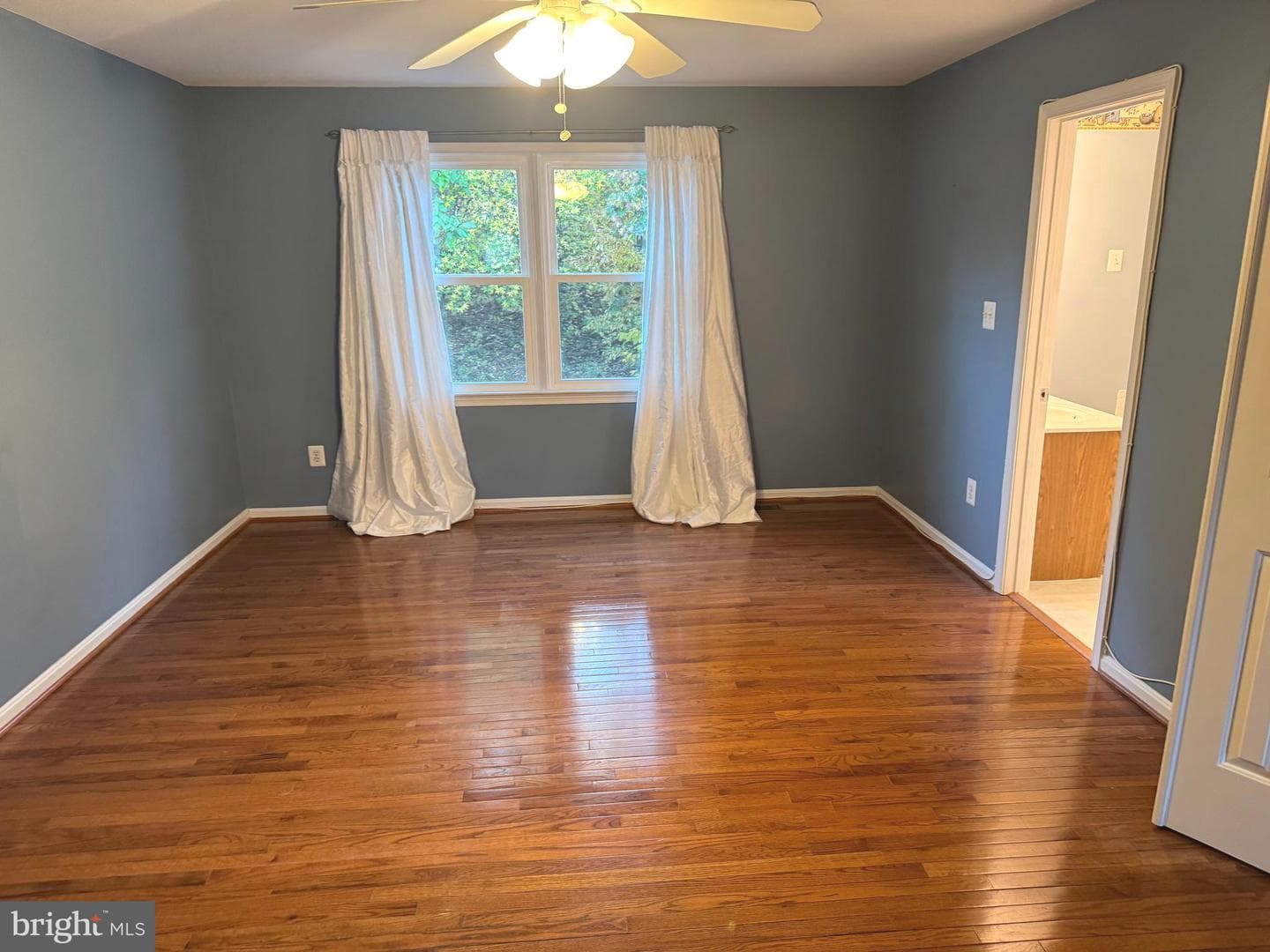 16068 Hayes Lane photo 11