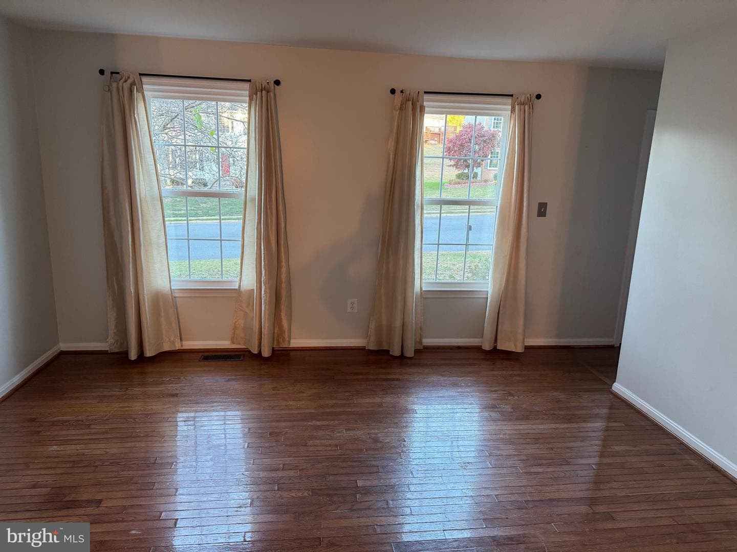 16068 Hayes Lane photo 3