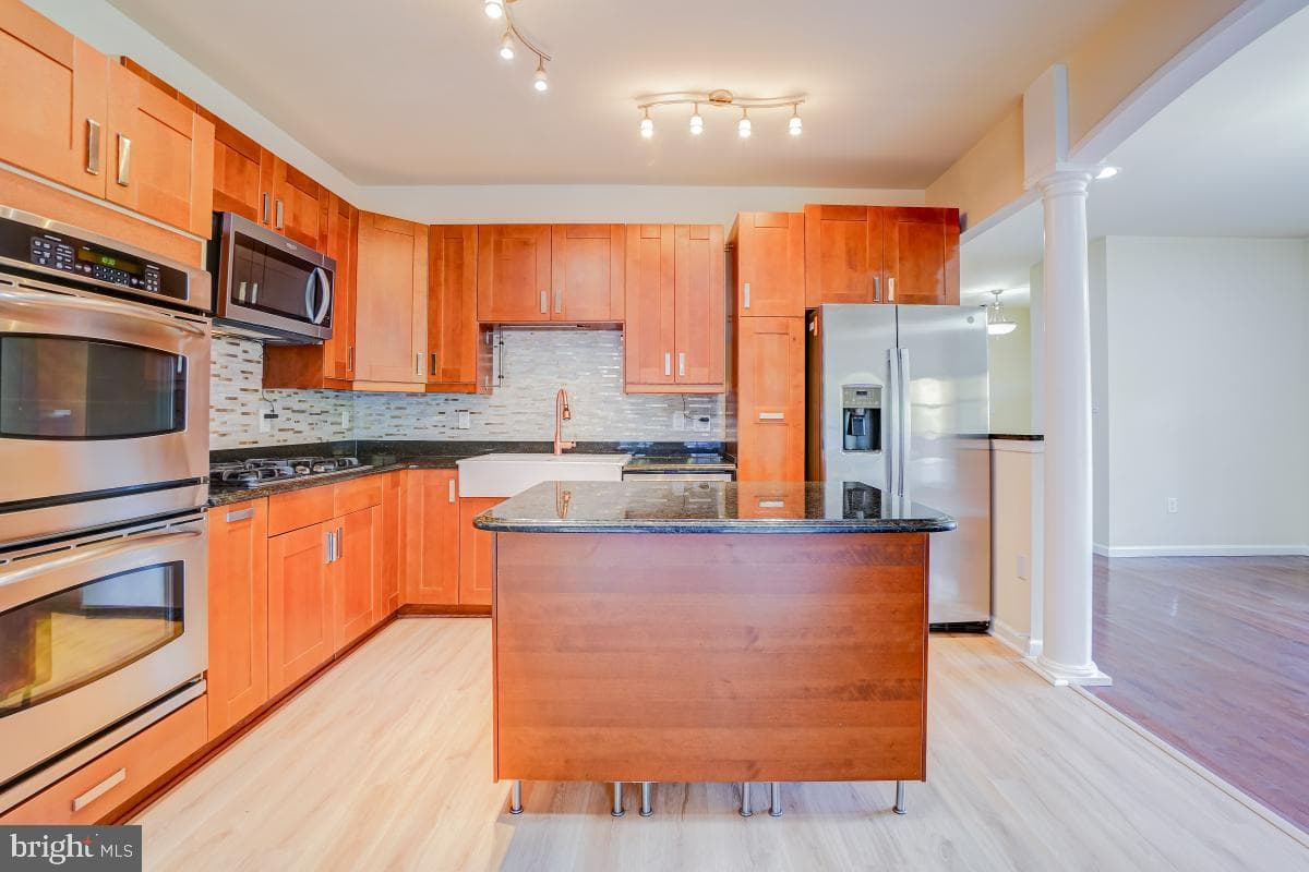 8513 Thomas Drive photo 18