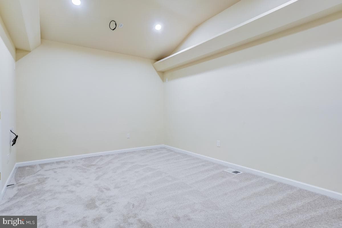 8513 Thomas Drive photo 22