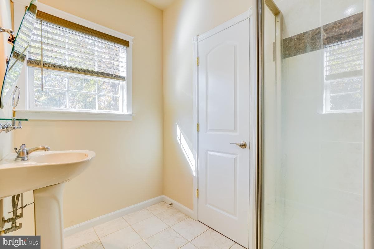 8513 Thomas Drive photo 35