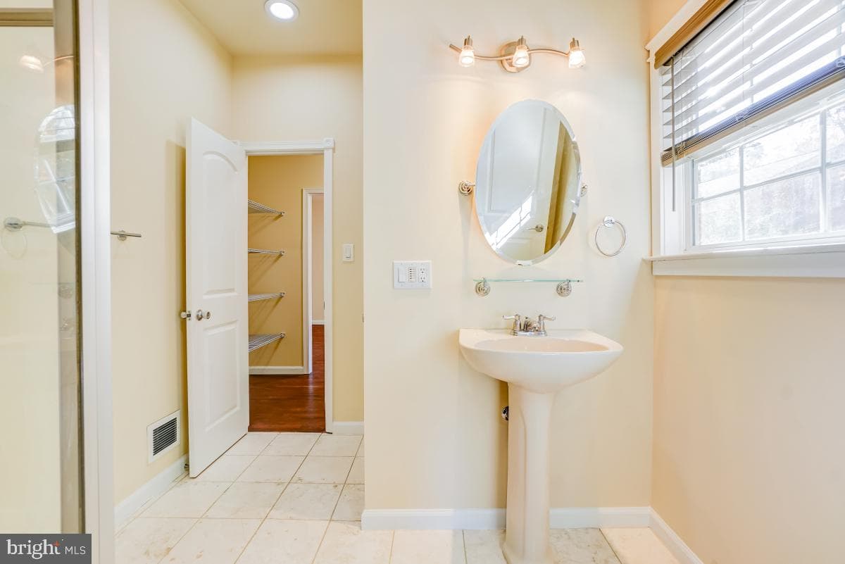 8513 Thomas Drive photo 36