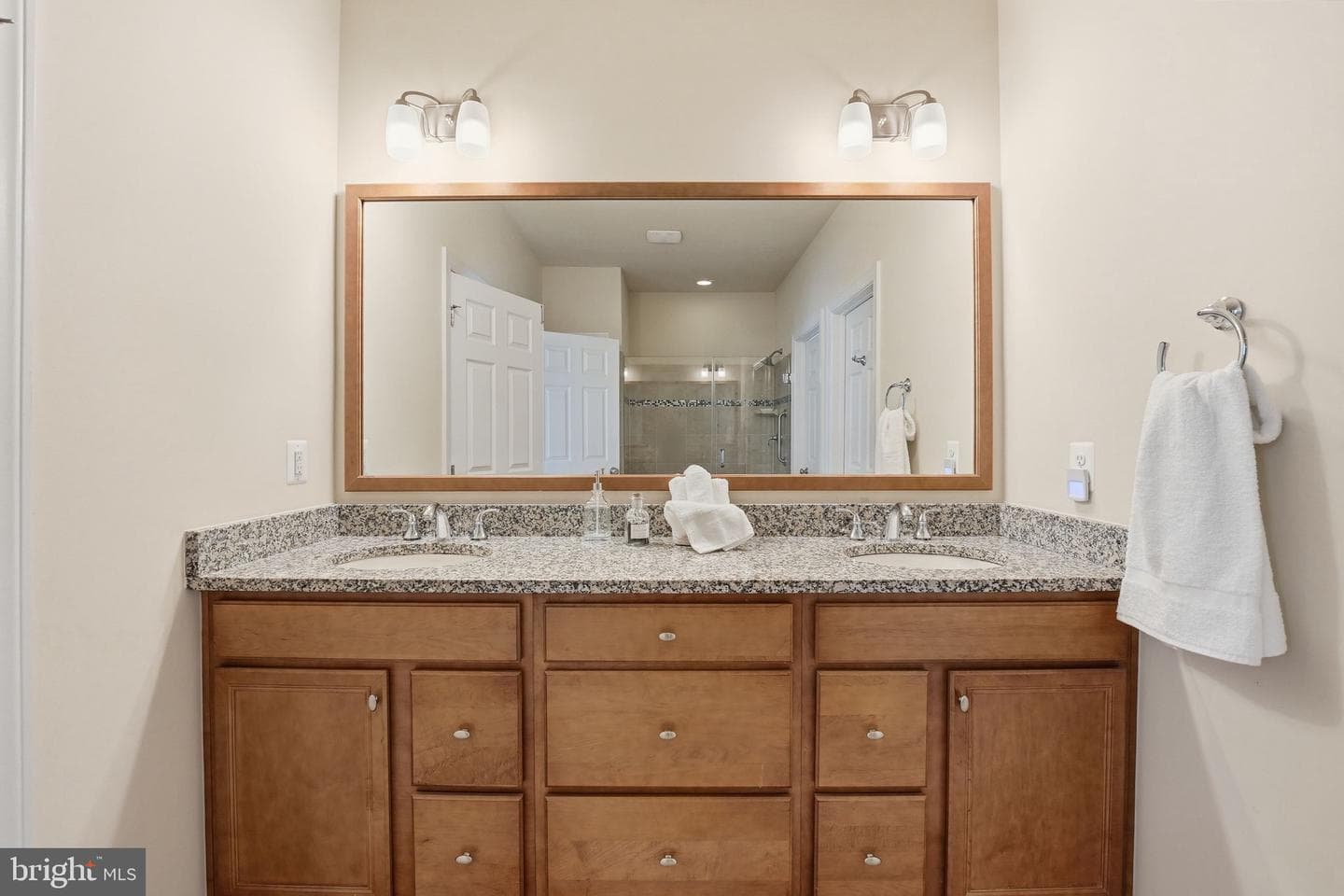 4605 Besselink Way photo 34