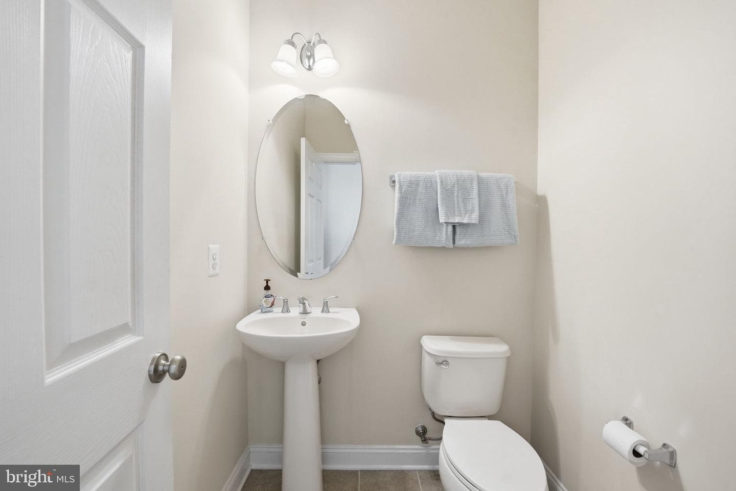 4605 Besselink Way photo 35