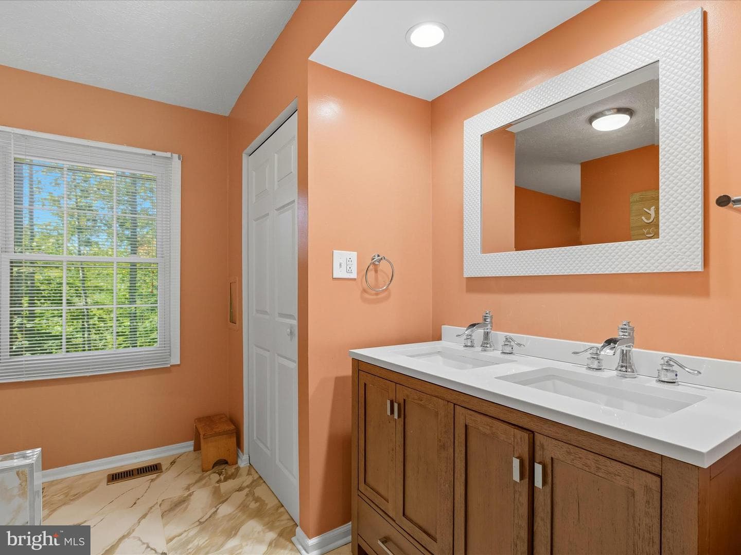 15084 Greenmount Drive photo 24