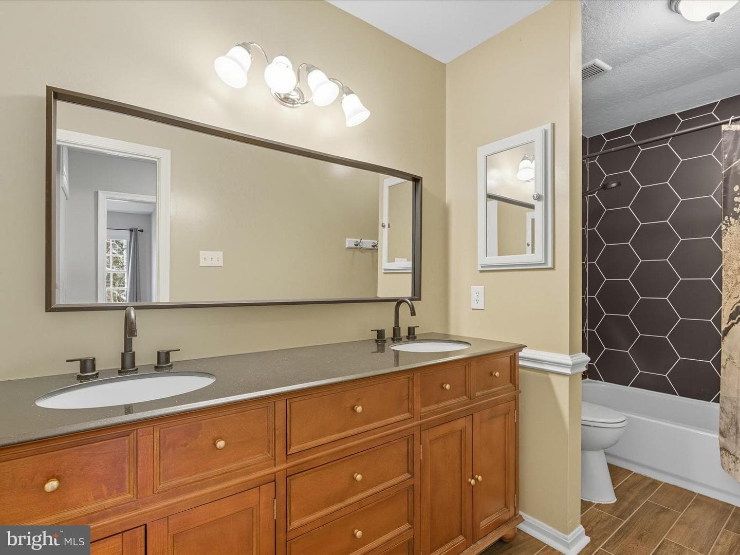 15084 Greenmount Drive photo 29
