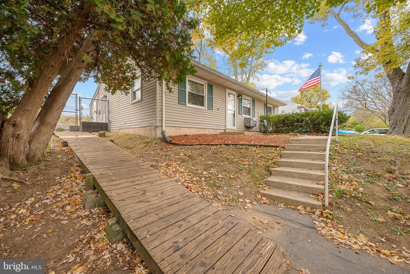 1259 Columbia Road photo 25
