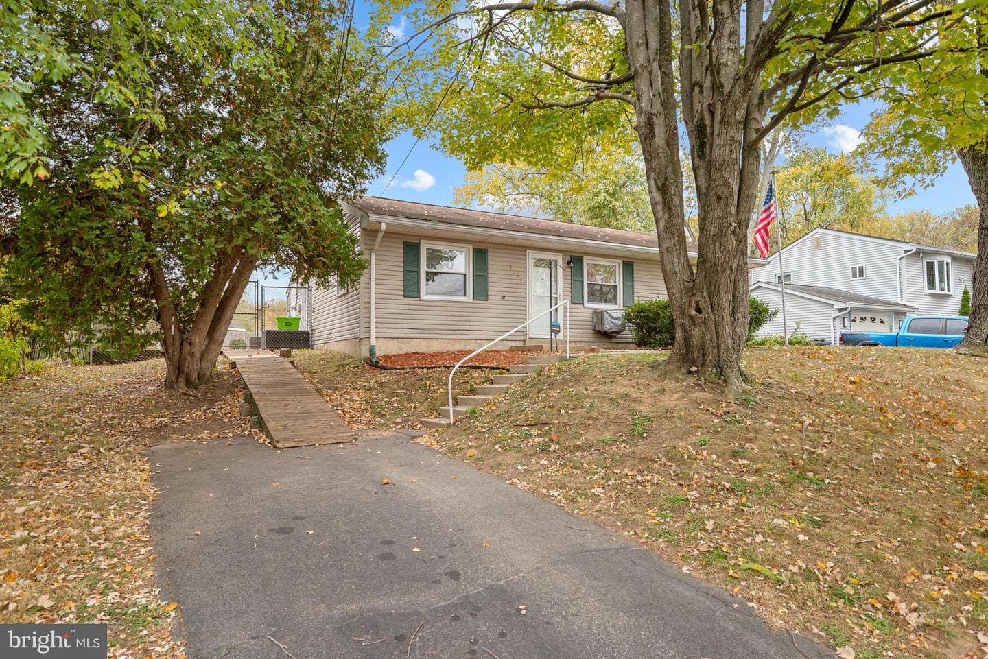 1259 Columbia Road photo 31