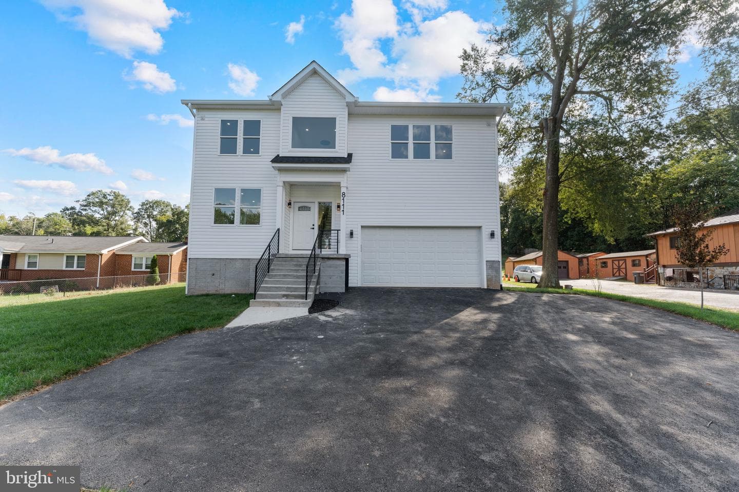 8111 Oak Street photo 3