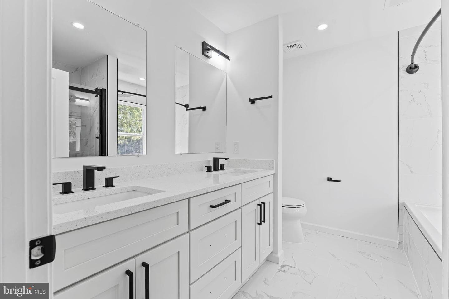 8111 Oak Street photo 41