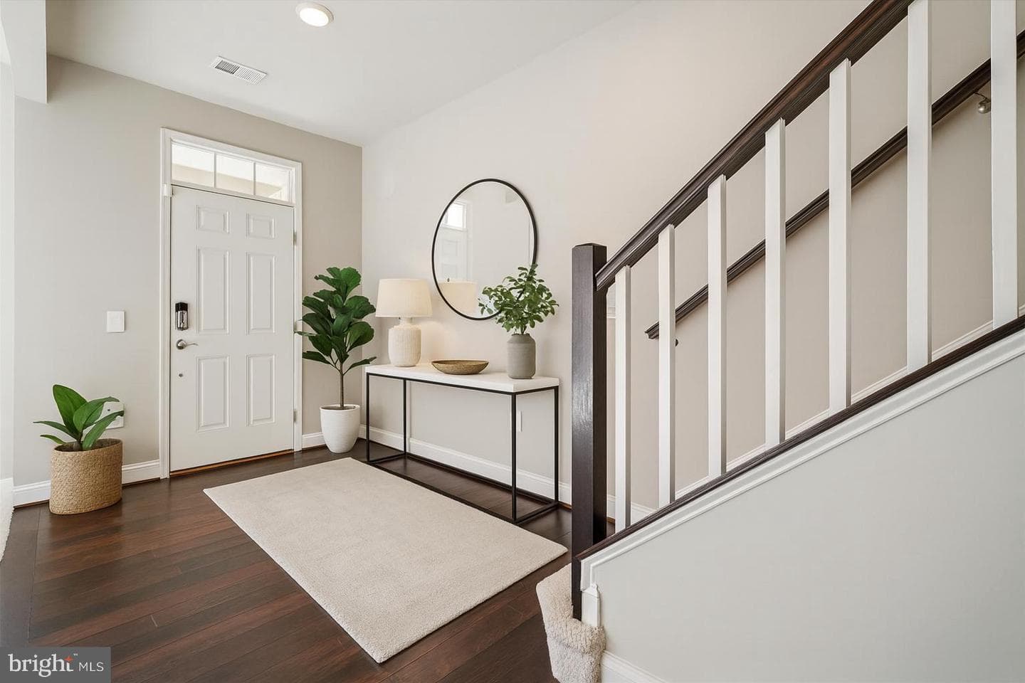 2073 Alder Lane photo 2