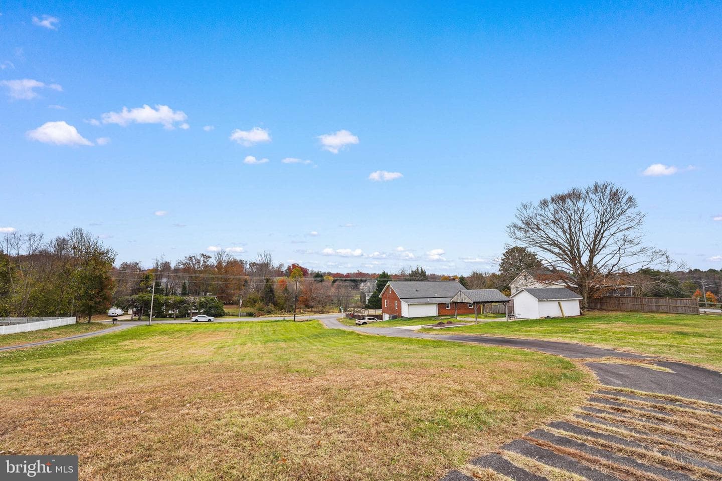 10012 Ellis Road photo 11