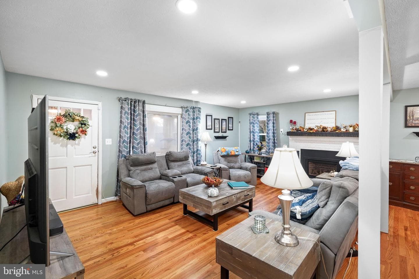 10012 Ellis Road photo 15