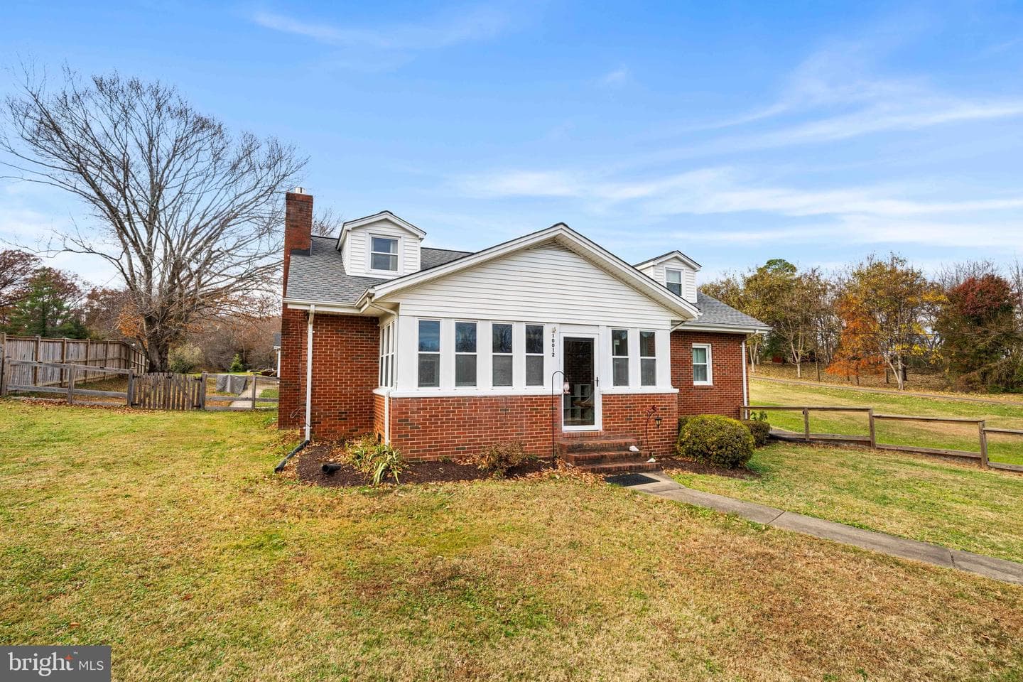10012 Ellis Road photo 3