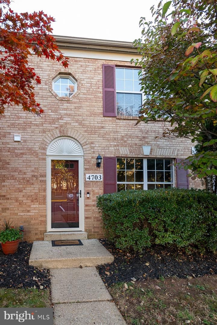 4703 S Park Court photo 2