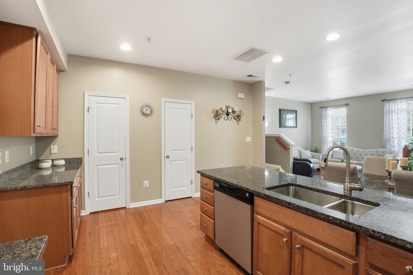 8013 Crescent Park Drive photo 4