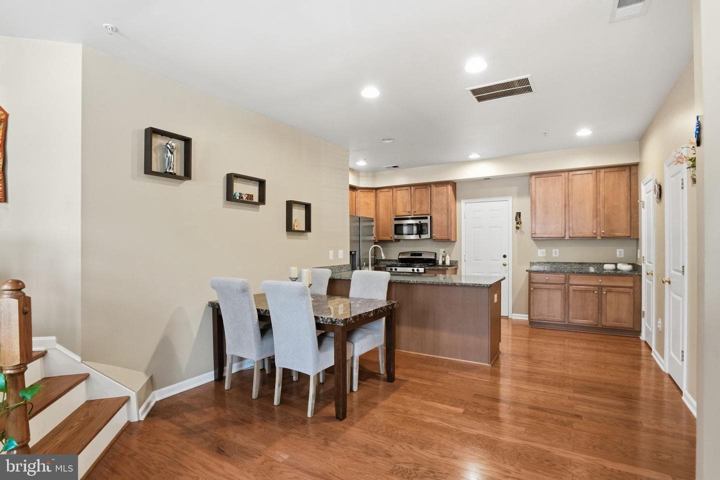 8013 Crescent Park Drive photo 6