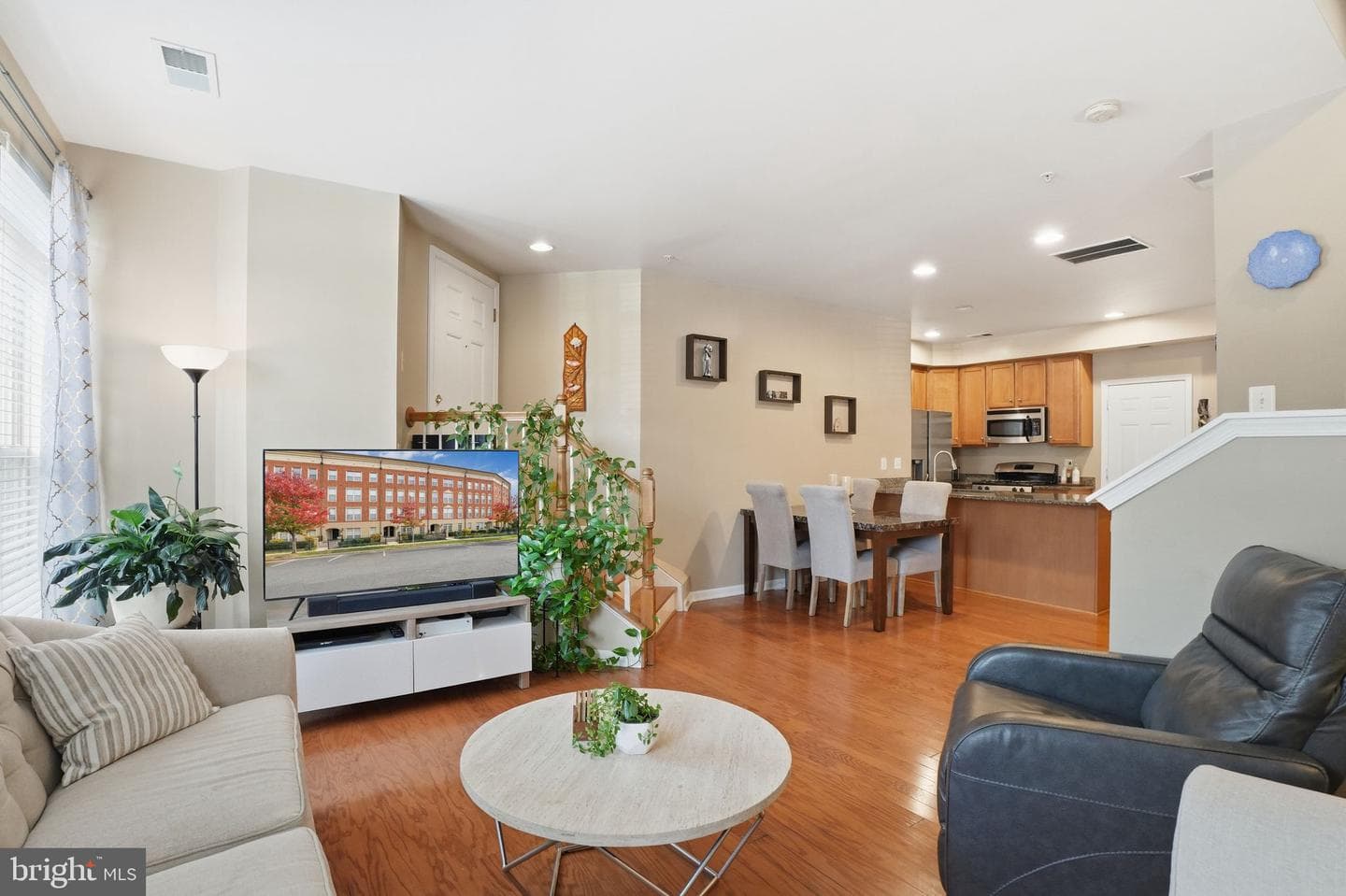 8013 Crescent Park Drive photo 9