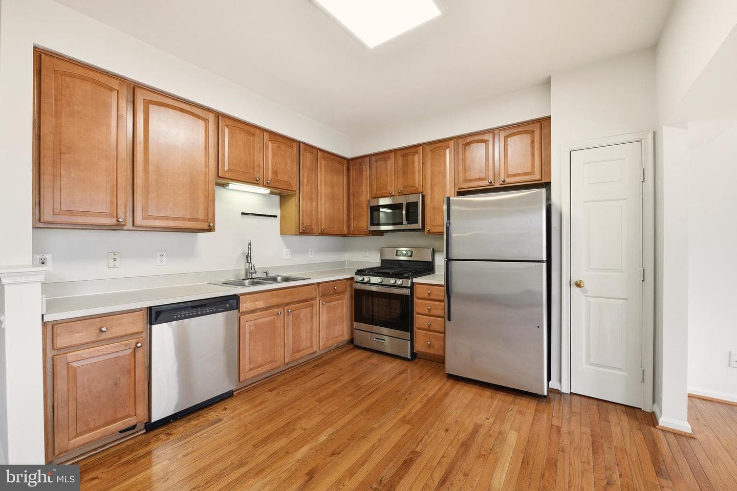 15115 Gaffney Circle photo 9