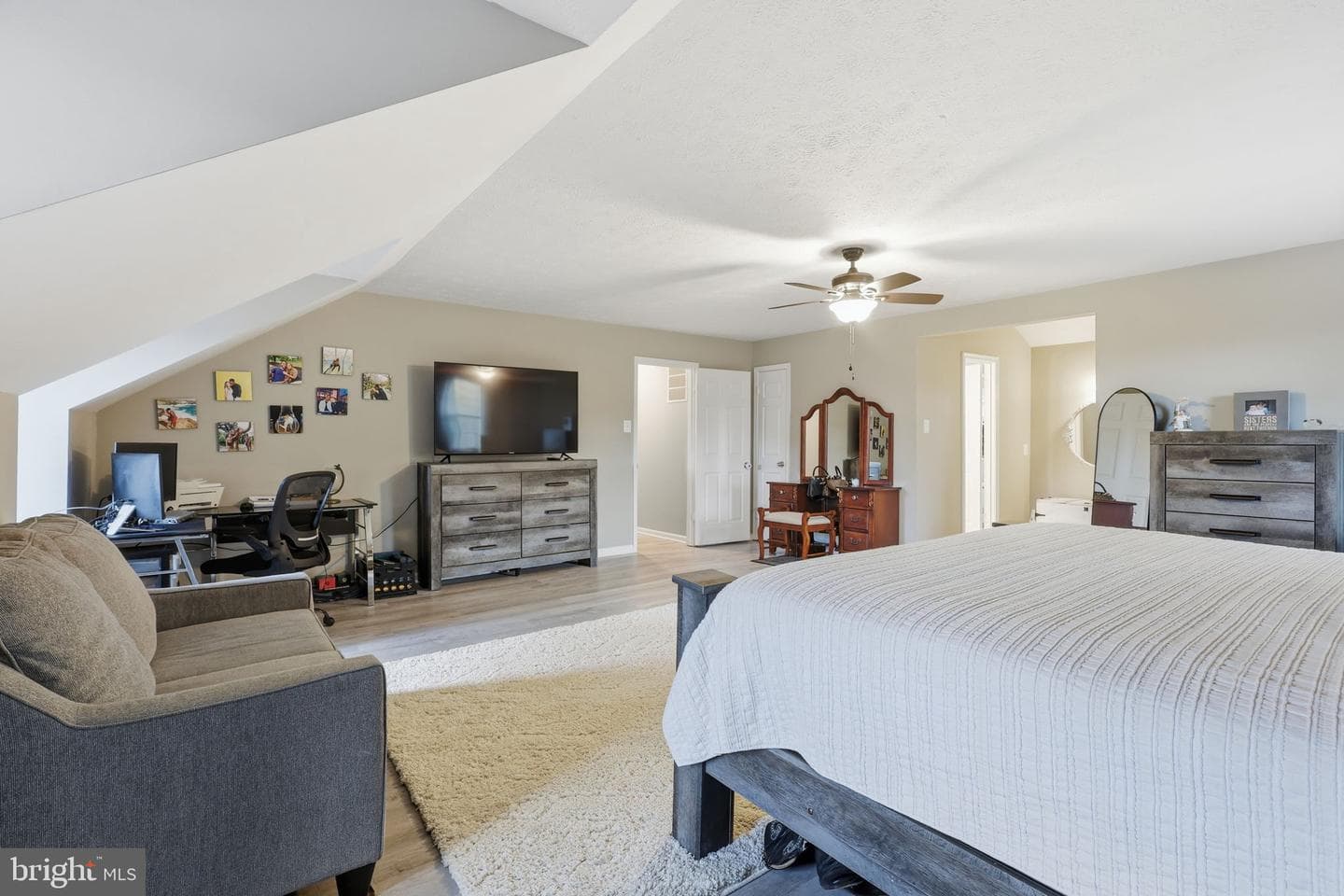 6047 Greenway Court photo 15