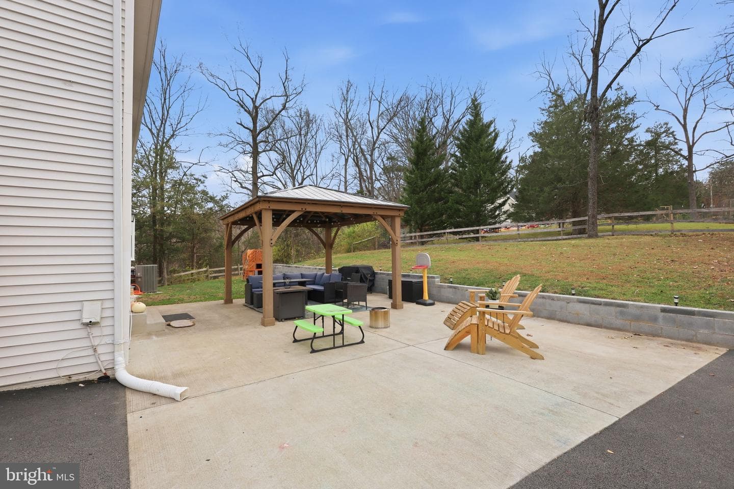 6047 Greenway Court photo 32
