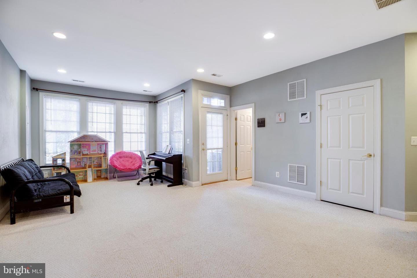 6907 Stanwick Square photo 39