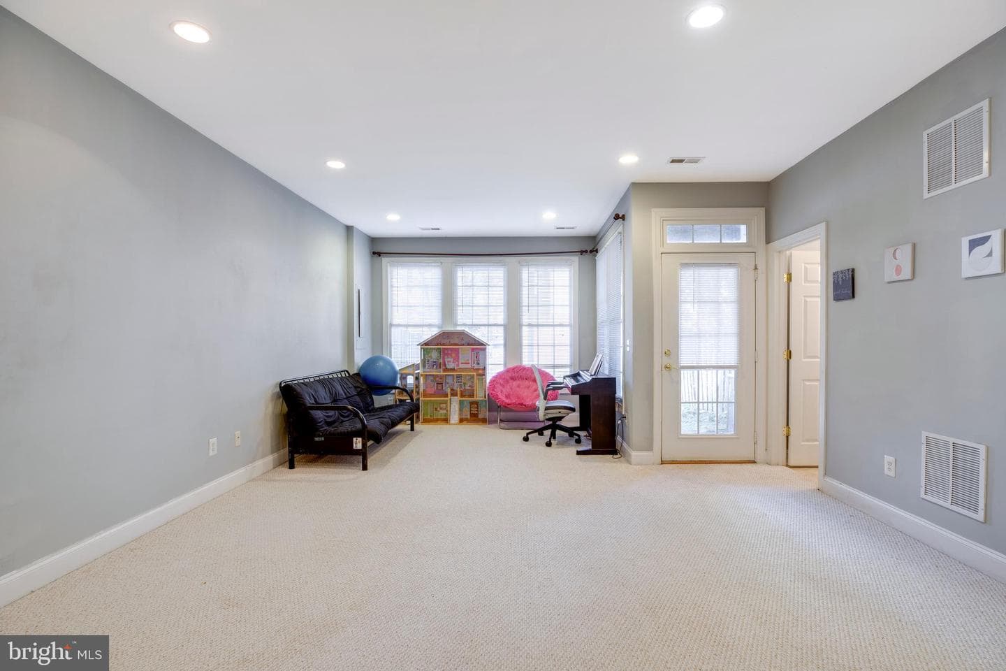 6907 Stanwick Square photo 40