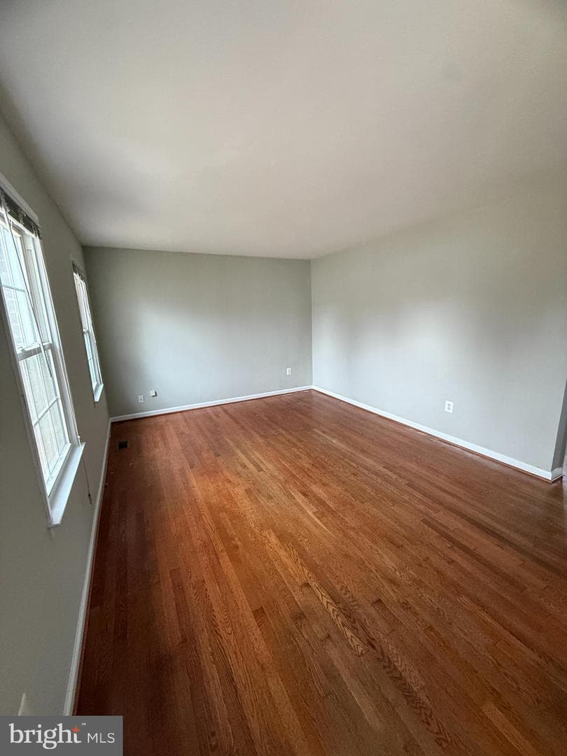4542 Kingston Road photo 2
