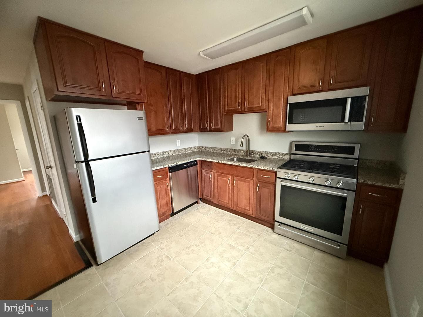 4542 Kingston Road photo 6
