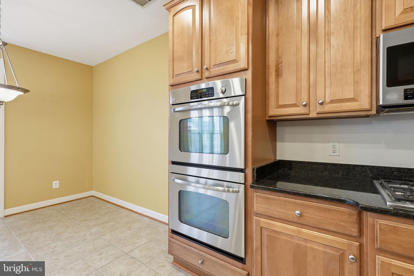 2488 Eastbourne Drive #313 photo 11