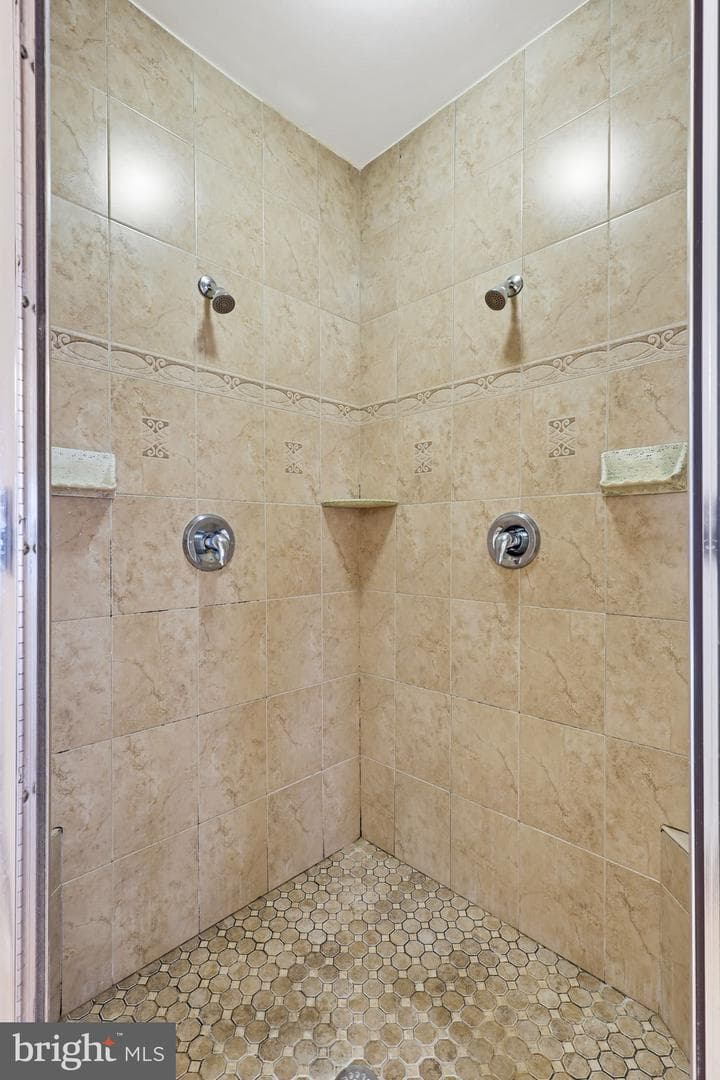 2488 Eastbourne Drive #313 photo 22