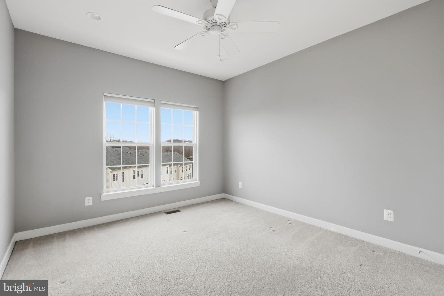 2488 Eastbourne Drive #313 photo 25