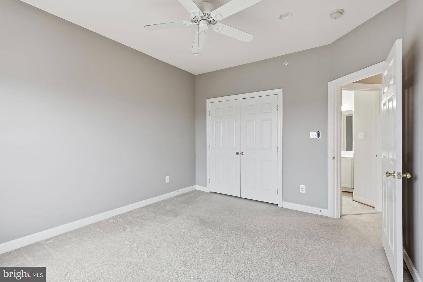 2488 Eastbourne Drive #313 photo 27