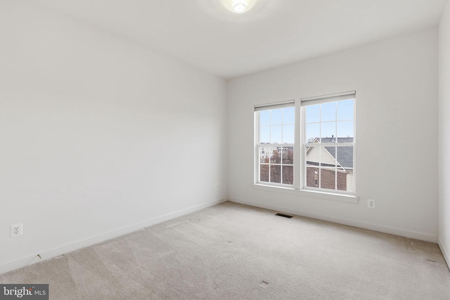 2488 Eastbourne Drive #313 photo 28