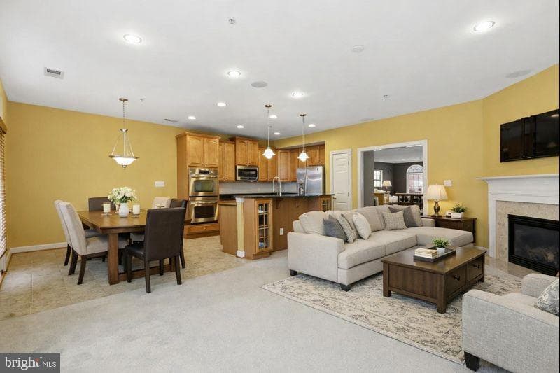2488 Eastbourne Drive #313 photo 7