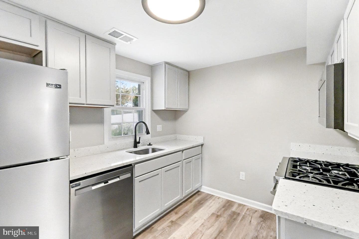 3900 Fillmore Drive photo 2