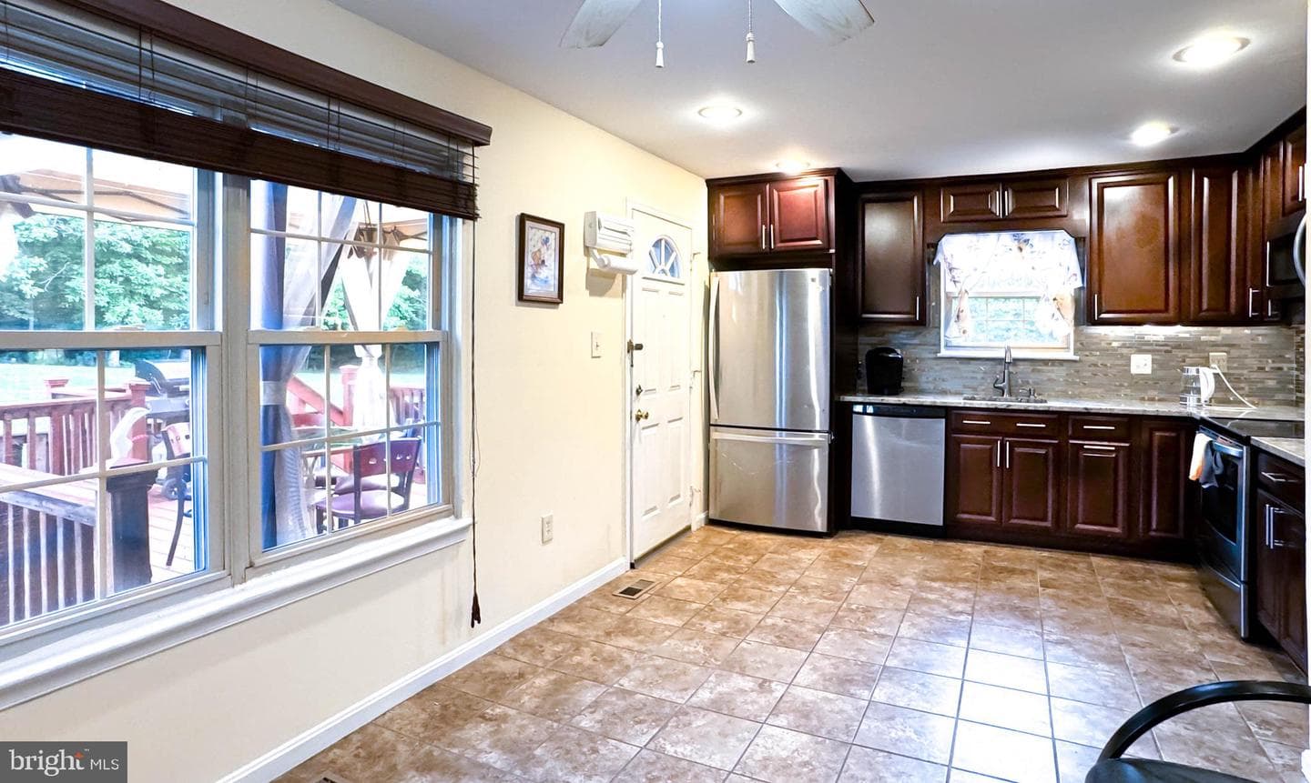 14212 Savannah Drive photo 6