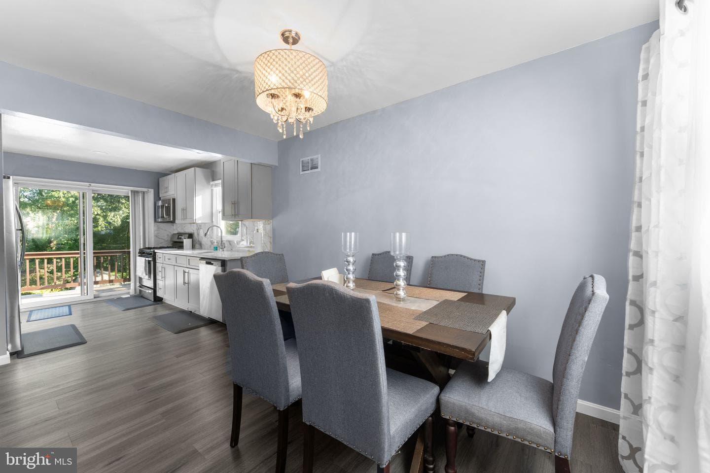 1407 Colchester Road photo 11