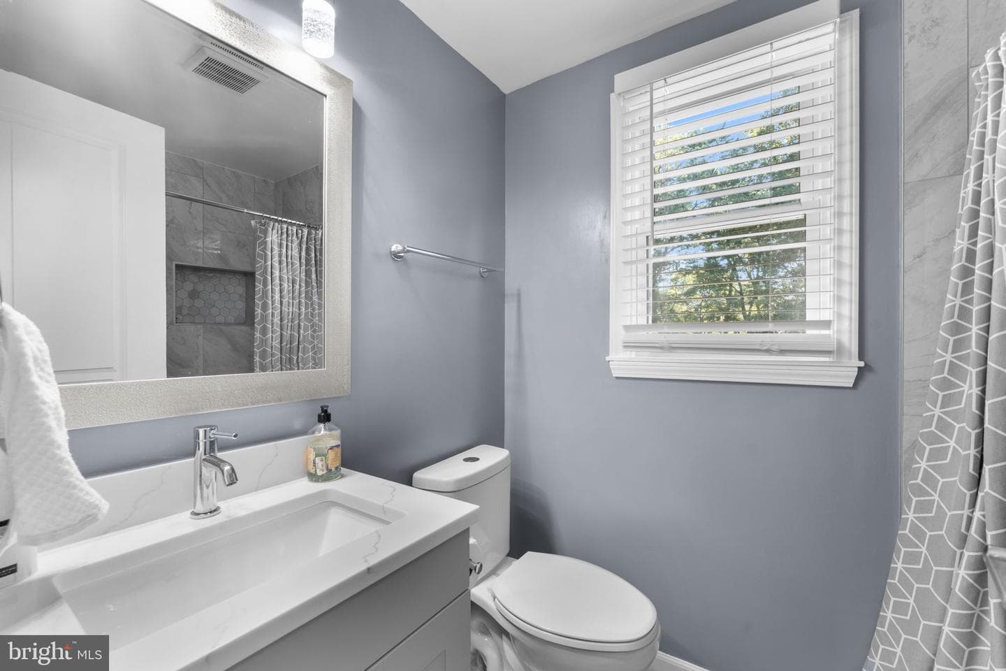 1407 Colchester Road photo 19