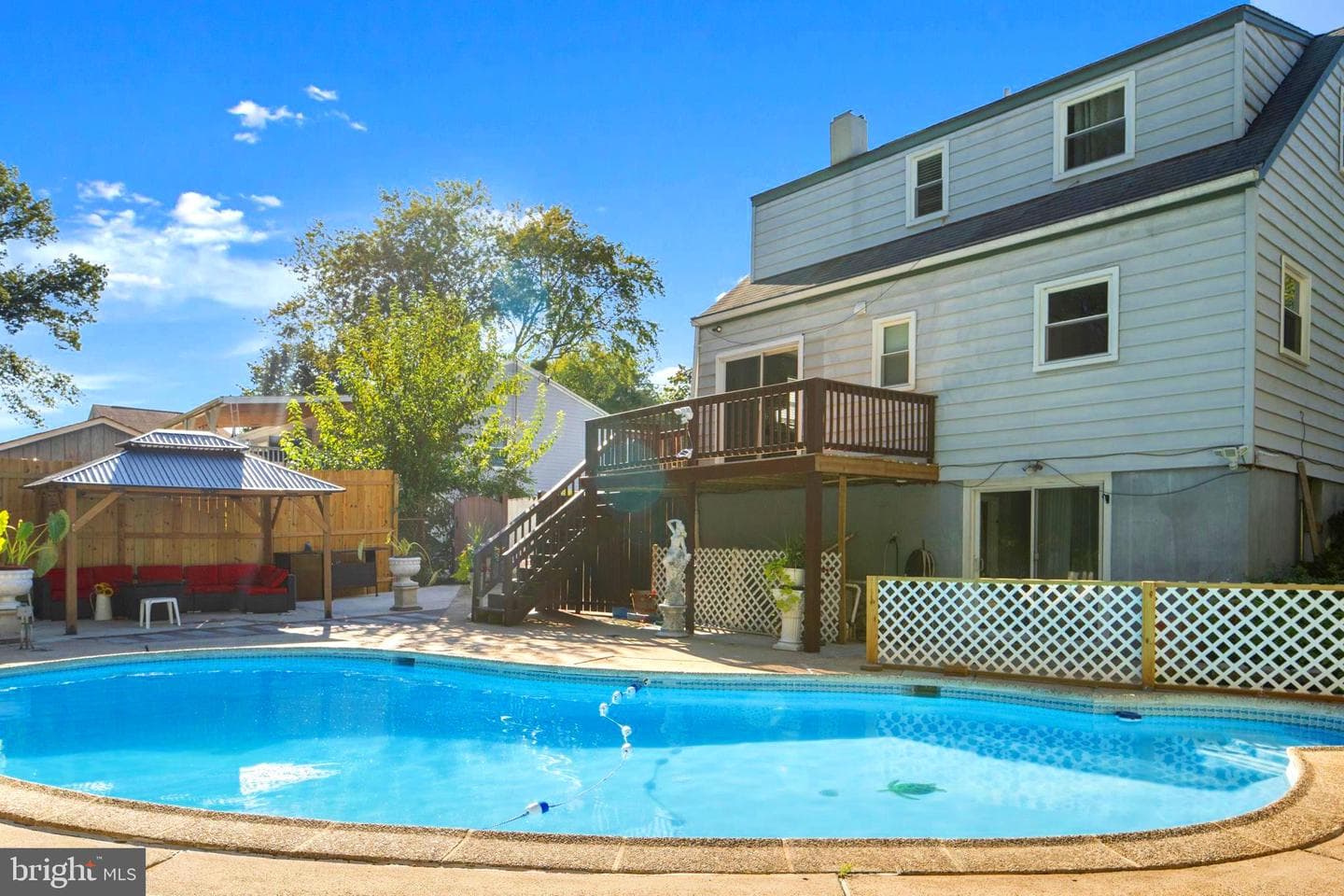 1407 Colchester Road photo 2