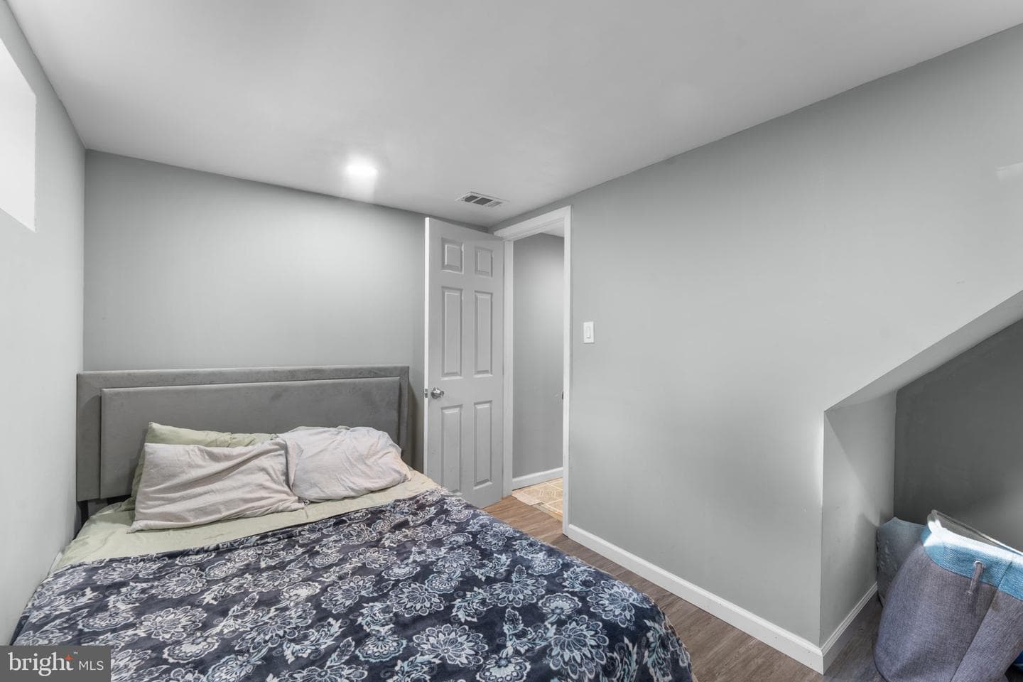 1407 Colchester Road photo 26