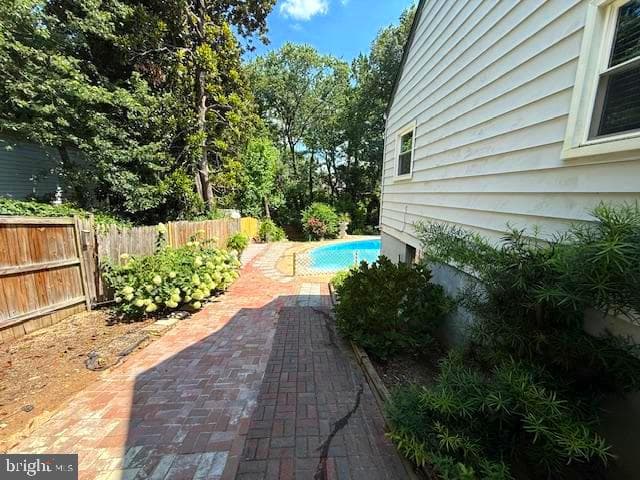 1407 Colchester Road photo 30