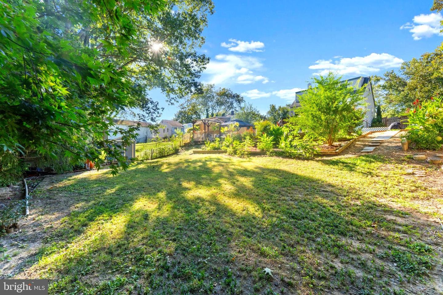 1407 Colchester Road photo 33