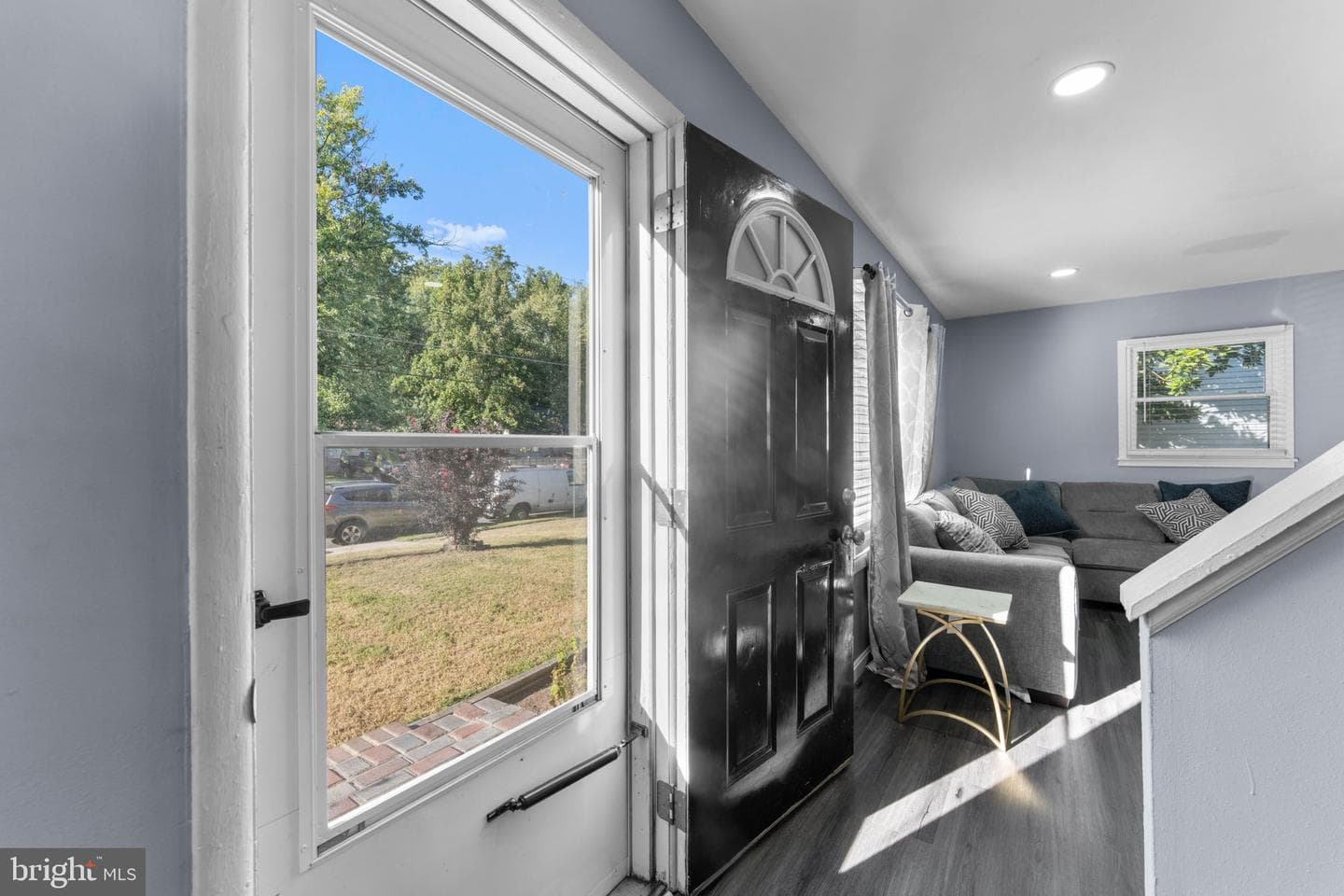 1407 Colchester Road photo 6