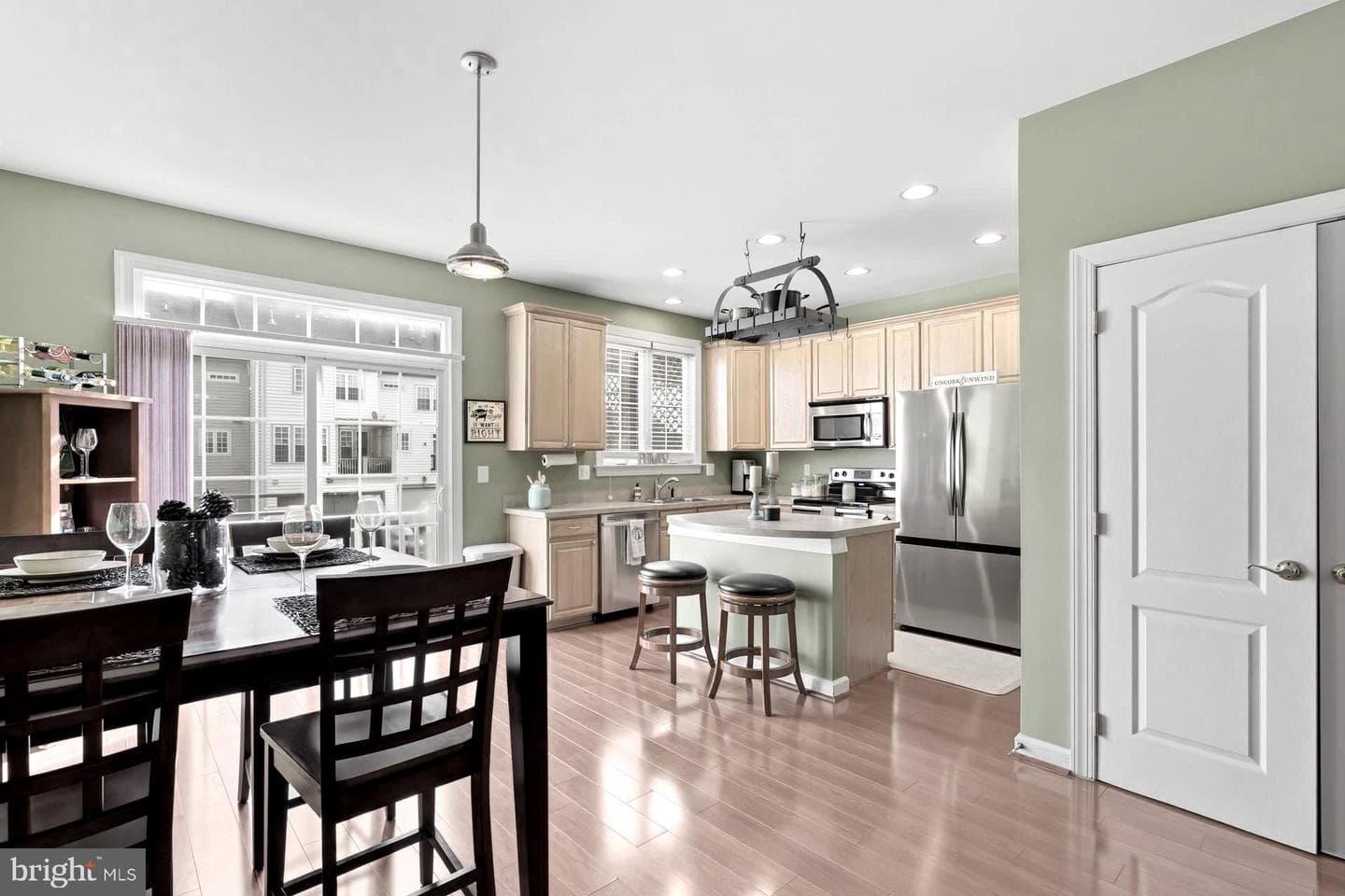 10423 Rifle Road photo 4
