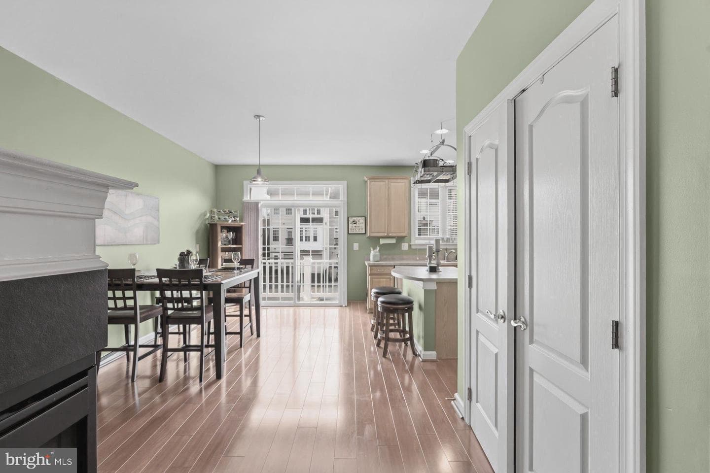 10423 Rifle Road photo 5