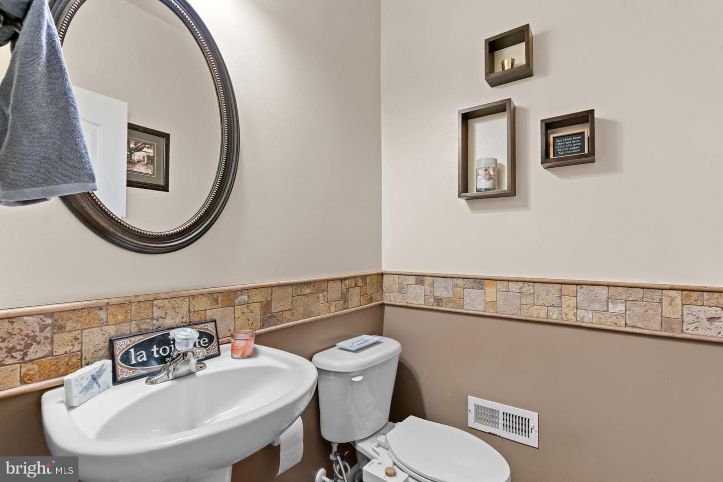 10423 Rifle Road photo 6