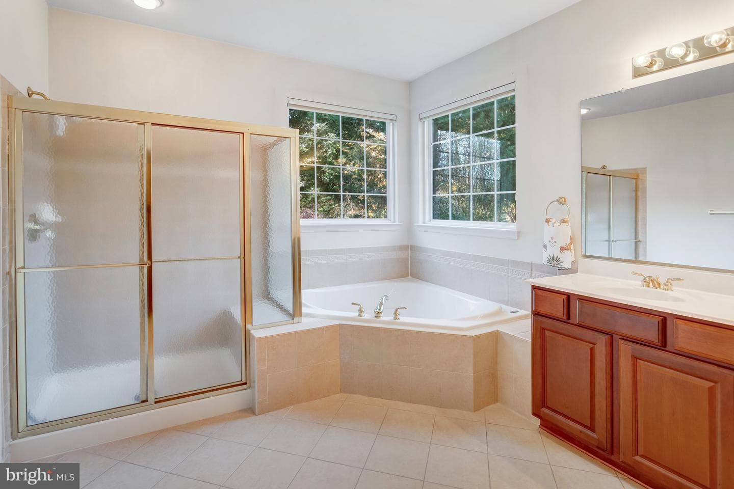 17401 Four Seasons Drive photo 24