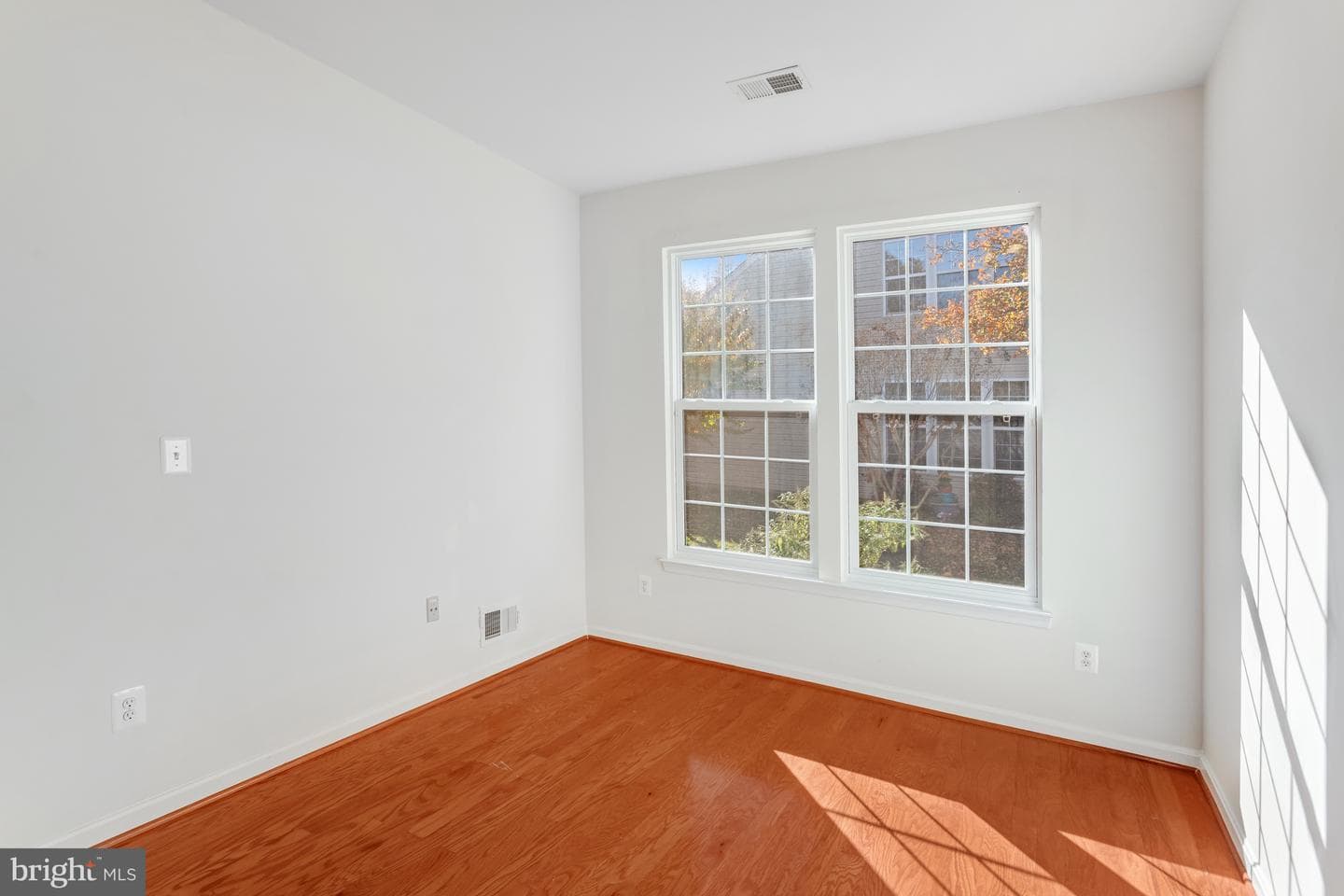 17401 Four Seasons Drive photo 28