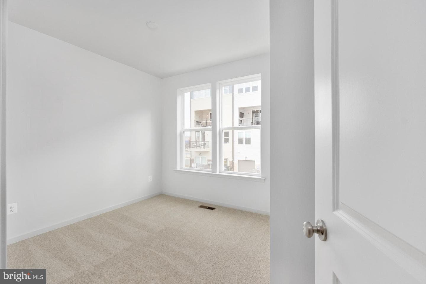 2540 Neabsco Common Place photo 22